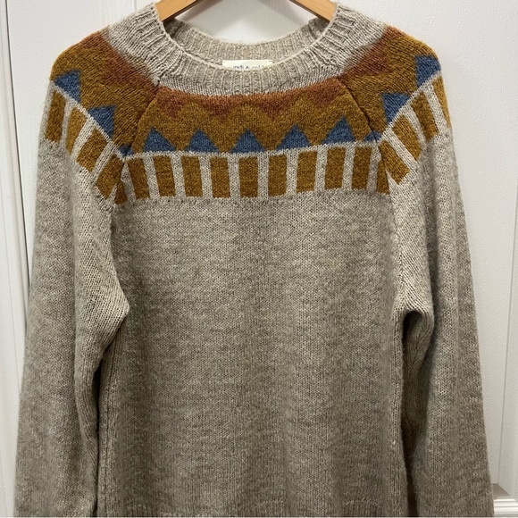 Indi & Cold Geometric Pattern Sweater - Picture 6 of 13